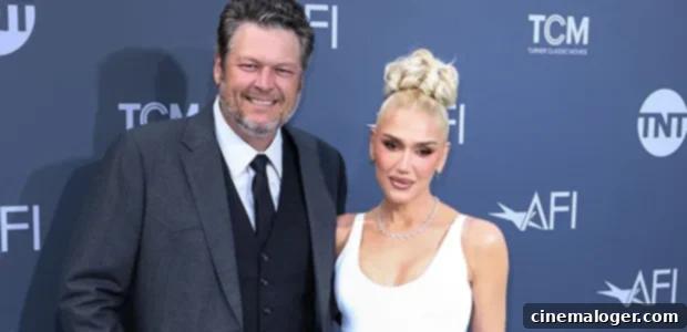 Blake Shelton, The Voice'dan ayrıldıktan sonra geri dönen eşi Gwen Stefani'ye takıldı. 1 featured 5185630