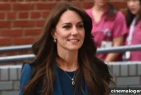 Kate Middleton’s Stunning Navy Pantsuit Charms During Children’s Hospital Tour