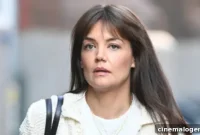 Katie Holmes Swears By This Leave-in For Healthier Hair