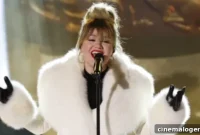 Kelly Clarkson Reveals Her Wardrobe Is Getting ‘Tight’ After Weight Loss