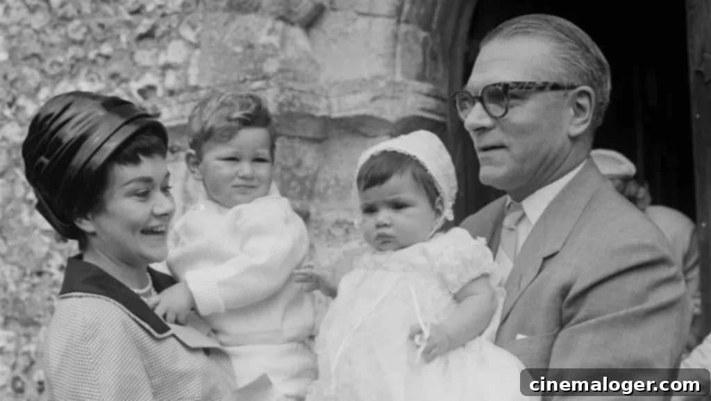 Joan Plowright's Children: Unveiling Her Family Life 1 featured 5363068