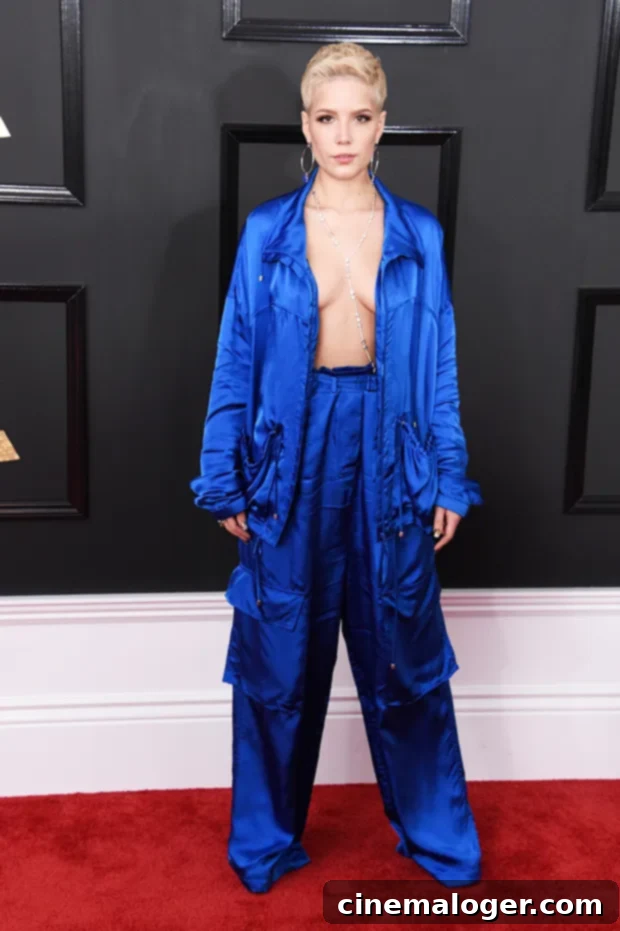 24 A-Listers Master the Braless Blazer Trend 3 halsey