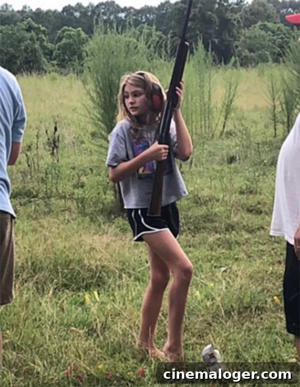 Jamie Lynn Spears Faces Backlash After Daughter, 10, Poses With Rifle Following Near Fatal ATV Crash 2 Jamie Lynn Spears' daughter carries rifle