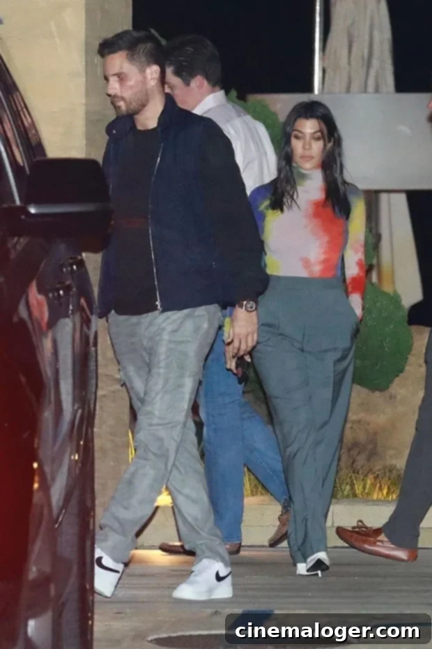 Kourtney Kardashian & Scott Disick Reunite for Birthday Bash: Where Was Sofia Richie? 2 kourtney kardashian scott disick
