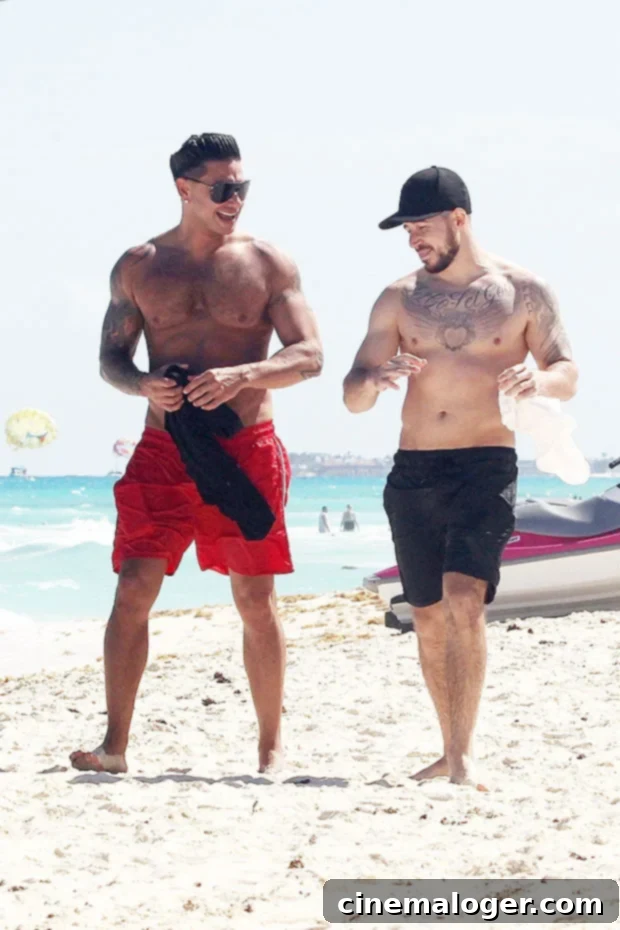 Jersey Shore Duo Pauly D and Vinny Flaunt Sculpted Abs Shirtless in Cancun 2 pauly d vinny guadagnino