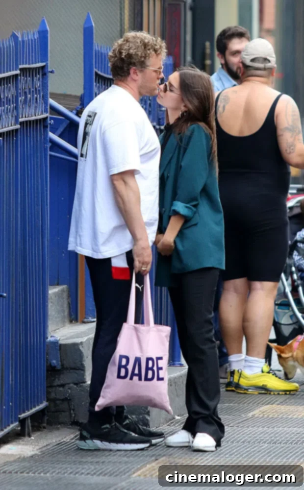 Emily Ratajkowski Flaunts Washboard Abs During Romantic Public Outing 3 Emily Ratajkowski husband