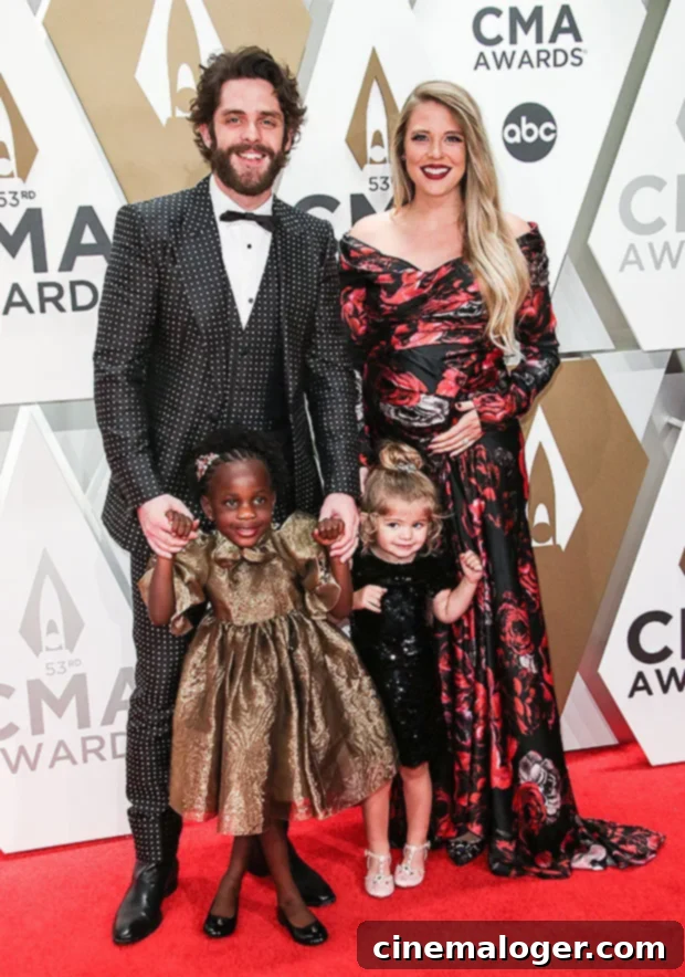 Thomas Rhett's Daughters Make Adorable CMA Debut 2 thomas rhett cma awards 2019