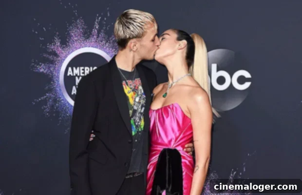 Dua Lipa's AMAs Shout-Out to Anwar Hadid's Charm 2 Dua Lipa, Anwar Hadid
