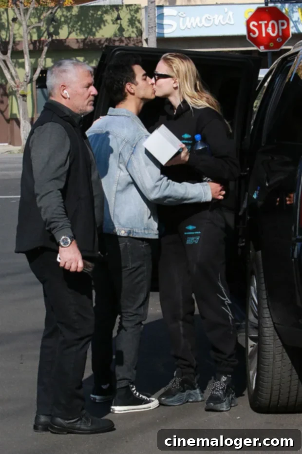 LA Romance: Joe & Sophie's Sweet Post-Lunch Kiss 2 Sophie Turner, Joe Jonas