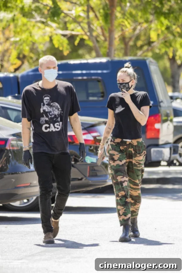 Miley, Lucy & Beyond: The Week's Chicest Quarantine Celebrity Style 2 MILEY CYRUS