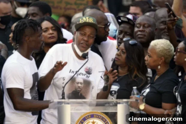 George Floyd's Family Marches In Houston, Powerful Images Emerge 3 Philonise Floyd speaks at Houston march