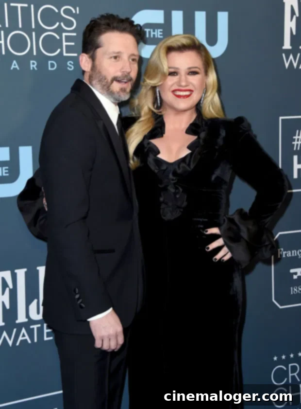 Kelly Clarkson Steps Back Into Spotlight After Divorce Filing 2 Kelly Clarkson Brandon Blackstock