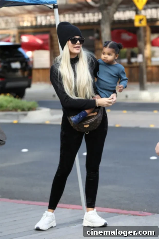 Golden Girls: Khloe Kardashian and True Thompson Twin in Minis at Birthday Bash 2 Khloe Kardashian and True Thompson