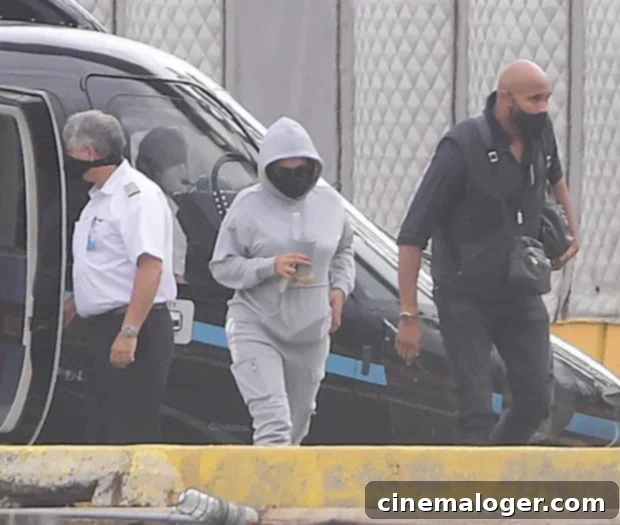 Beyonce Unveils Startling New Look On NYC Helicopter Arrival From Hamptons 2 beyonce