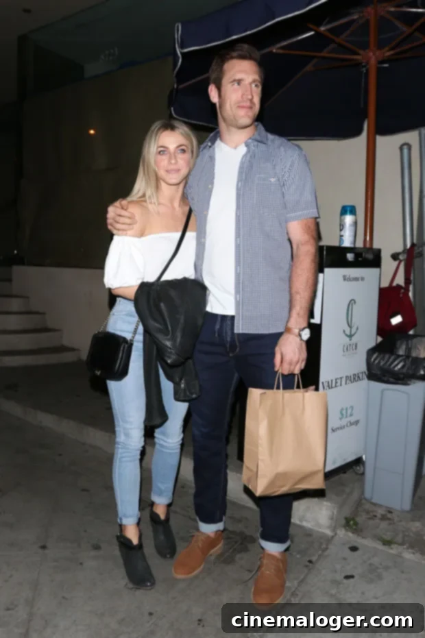 Julianne Hough Makes Divorce Official With Brooks Laich 3 Julianne Hough and Brooks Laich PDA