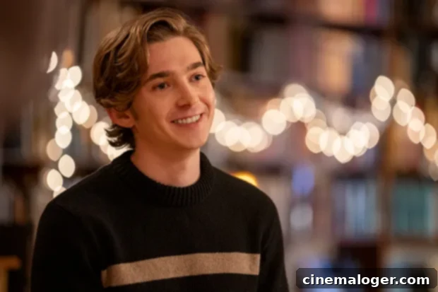 Austin Abrams Reveals the Pure Connection of Dash and Lily's First Encounter 2 Austin Abrams