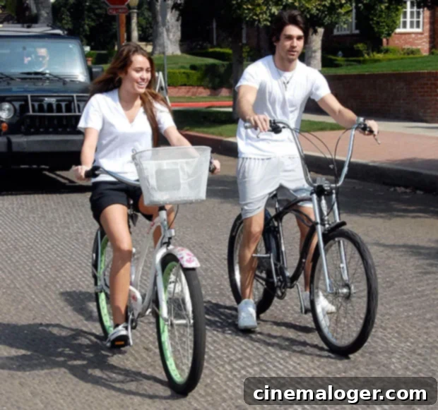 Miley Cyrus' Romantic Journey: From Liam Hemsworth's Wife to Her Latest Love 4 Miley Cyrus, Justin Gaston