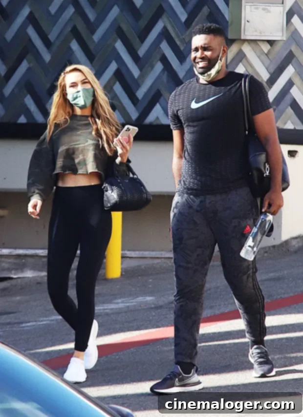 Chrishell Stause'un Yeni Aşkı Keo Motsepe Kimdir? Bilmeniz Gereken 5 Şey 2 Chrishell Stause and Keo Motsepe spotted sharing a little PDA after a trip to Monarch gym in West Hollywood on December 2, 2020