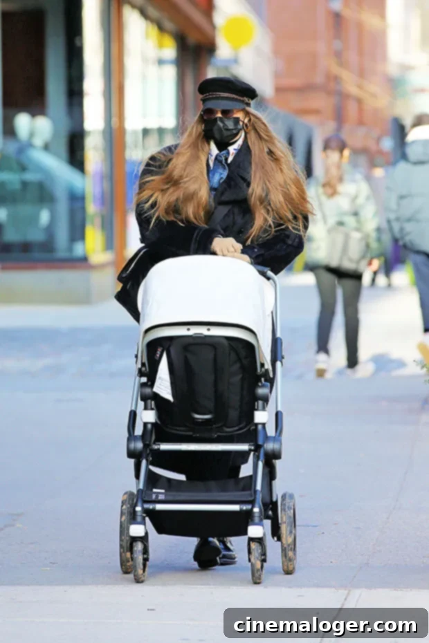Gigi Hadid Steps Out With Newborn Daughter For First Public Stroll 4 Gigi Hadid