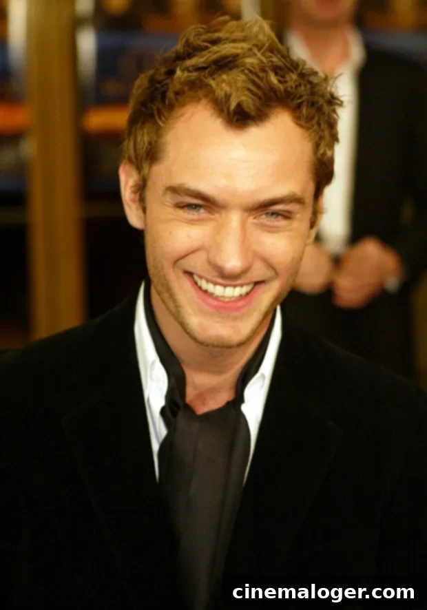 Jude Law attends the premiere of Cold Mountain, looking sharp.