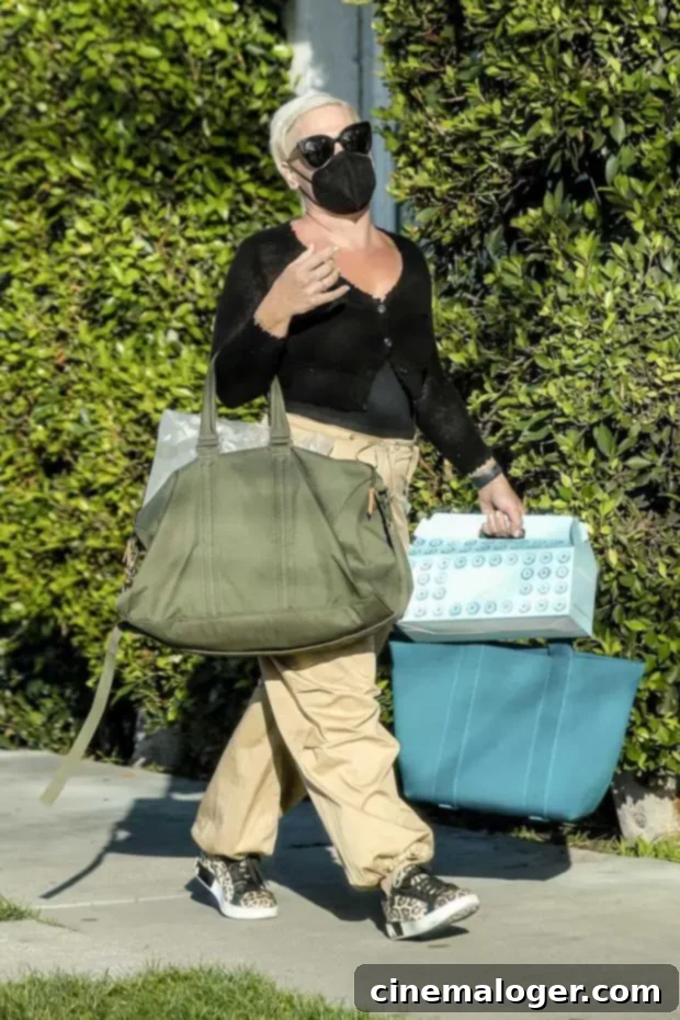 Pink's Stunning Blonde Hair A Year After Her DIY Haircut See The Before And After 2 Pink