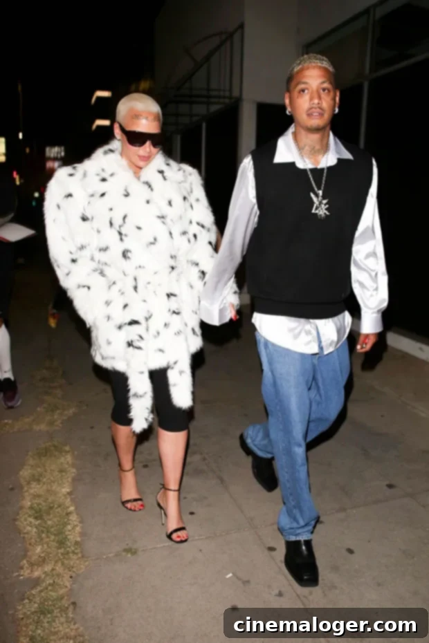 Amber Rose and Drake Kanyes Ex Meets His Foe in LA 2 Amber Rose at The Nice Guy