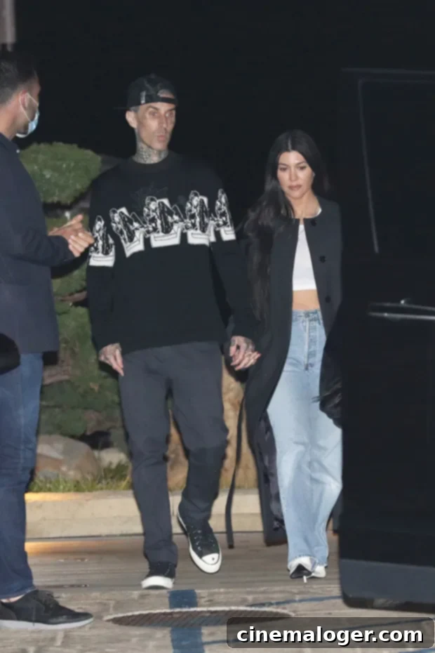 Kourtney and Travis' Intimate Beach Snuggles Revealed 2 Travis Barker and Kourtney Kardashian