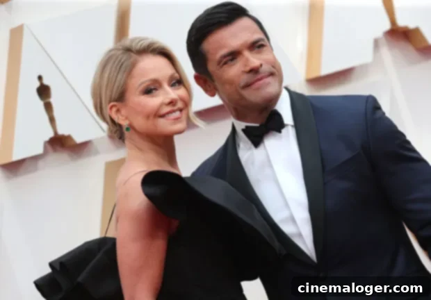 Mark Consuelos Admires Kelly Ripa's 'Beautiful' Anniversary Tattoo 2 kelly ripa