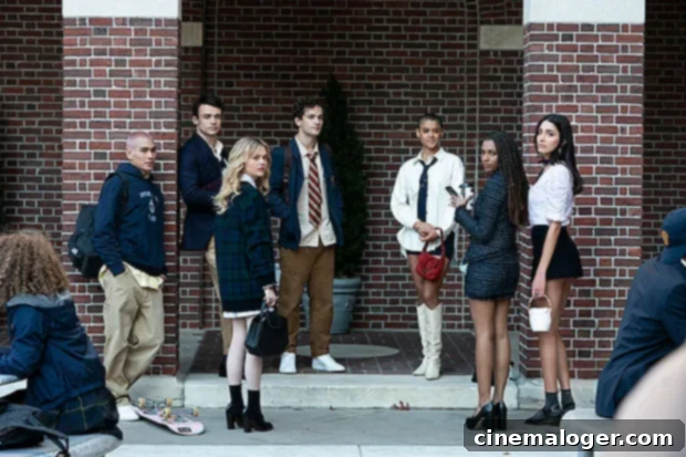 Gossip Girl Trailer Unveils Sizzling Love Triangles and Explosive Secrets 2 Gossip Girl