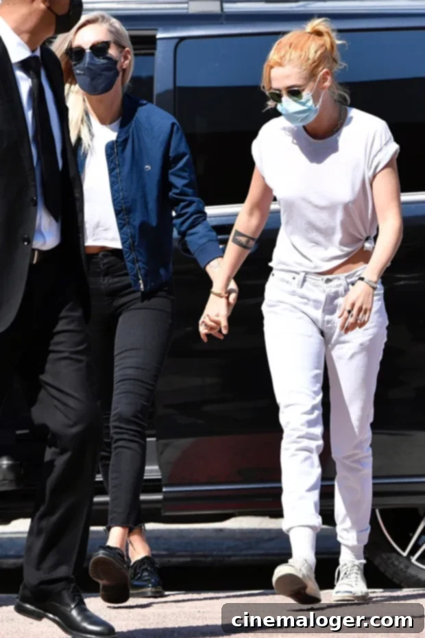 Kristen Stewart Unveils New Blonde Look, Holds Hands With Dylan Meyer In Venice 2 Kristen Stewart & Dylan Meyer