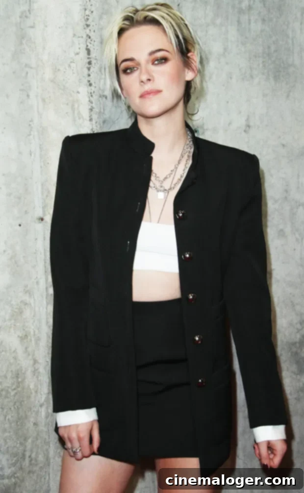 Kristen Stewart Unveils New Blonde Look, Holds Hands With Dylan Meyer In Venice 3 Kristen Stewart