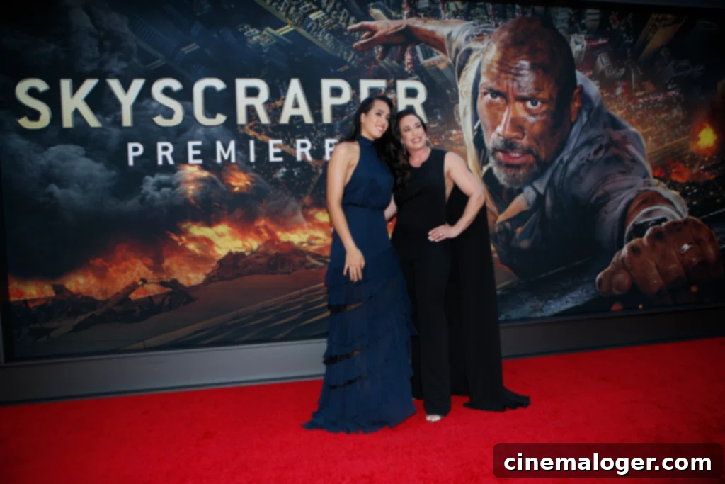 Dwayne Johnson'ın Üç Kızıyla Yakından Tanışın 3 Simone Alexandra Johnson (L) and he rmother producer Dany Garcia attend the premiere of 'Skyscraper' on July 10, 2018 in New York City. (Photo by KENA BETANCUR / AFP) (Photo credit should read KENA BETANCUR/AFP via Getty Images)
