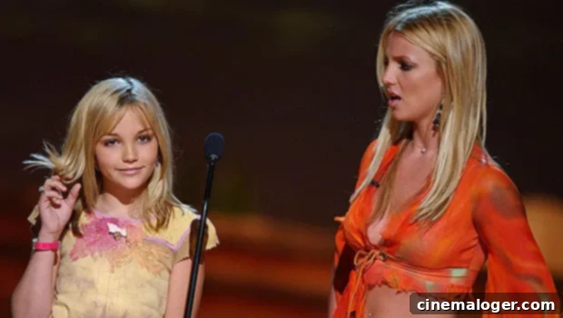 Britney & Jamie Lynn: A Timeline of Their Strained Sisterhood 2 Jamie Lynn and Britney Spears presenting at the 2002 Teen Choice Awards.