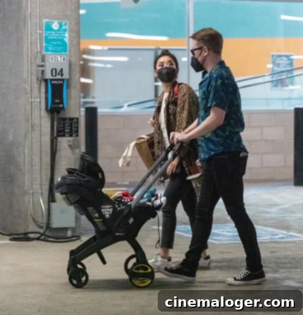 Rare Sight Macaulay Culkin And Brenda Song Shop With Six-Month-Old Son Dakota 2 macaulay culkin and brenda song with their son