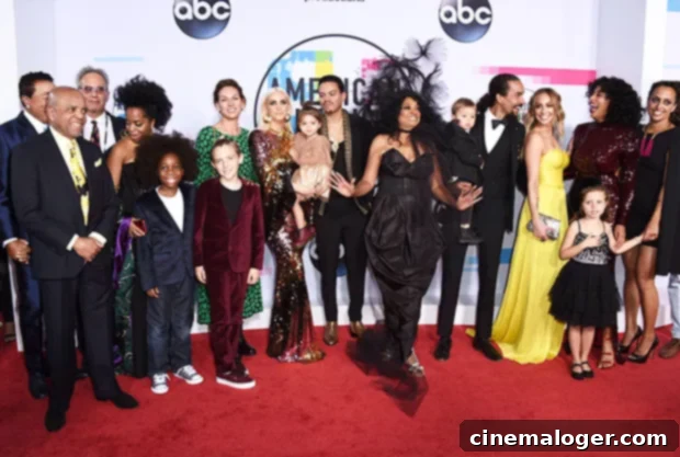 Diana Ross's 8 Grandchildren: All You Need to Know 2 Diana Ross and her family at the 2017 American Music Awards