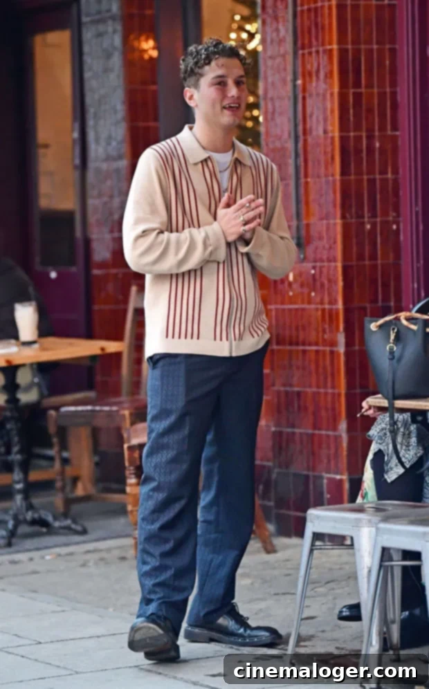 Rafferty Law Channels His Dad's 'Holiday' Vibe At London Pub Night 2 Rafferty Law