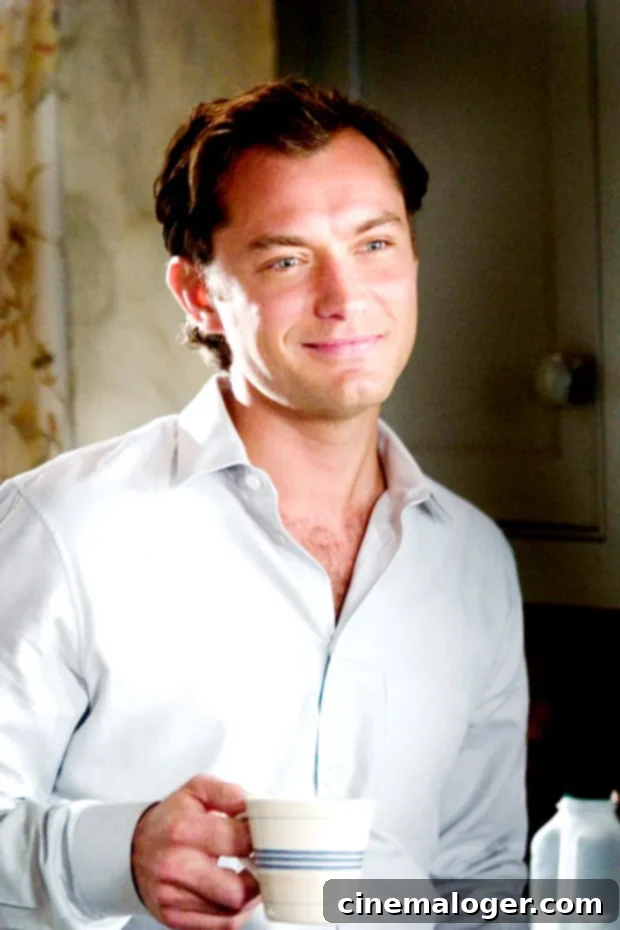 Rafferty Law Channels His Dad's 'Holiday' Vibe At London Pub Night 3 Jude Law