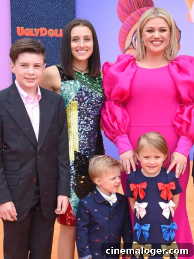 Kelly Clarkson Determined To Deliver Dream Christmas To Kids Post-Split 2 Kelly Clarkson with her children, River Rose and Remington Alexander, during the holiday season.
