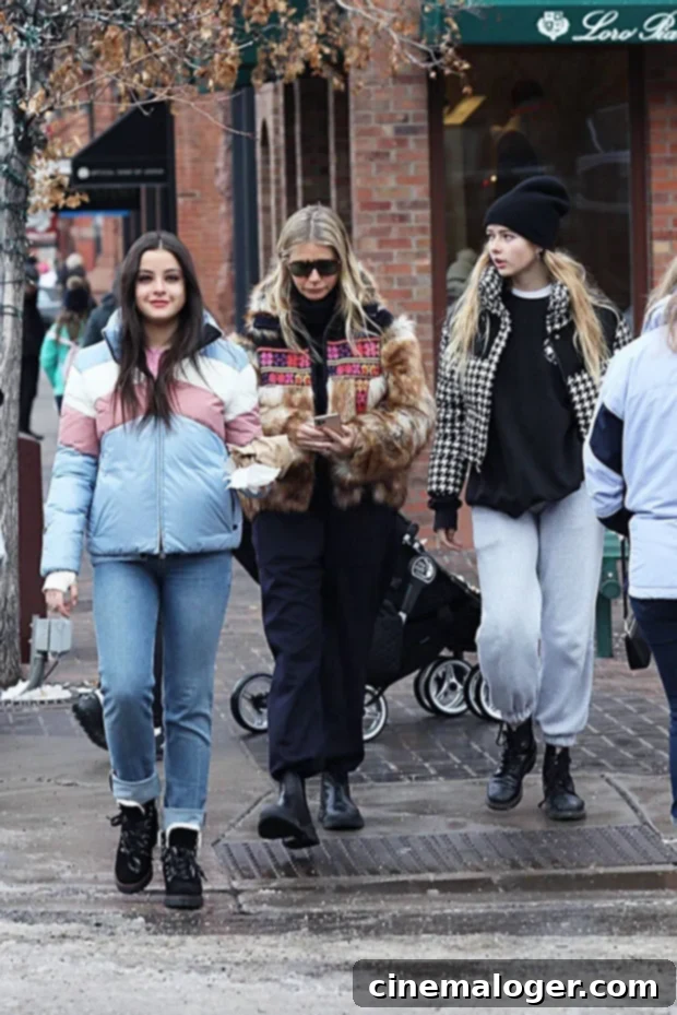 Three Generations of Stars: Gwyneth Paltrow Shares Rare Photo with Apple and Blythe Danner 2 img 4613900 1