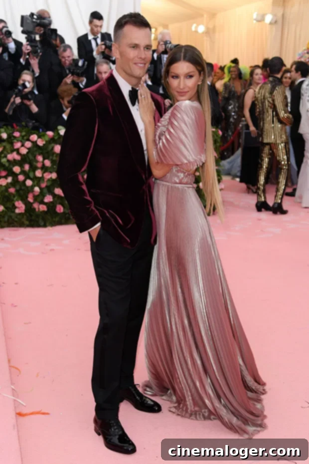 Post-Retirement Paradise: Tom Brady and Gisele Bundchen Hold Hands in Costa Rica 2 Tom Brady and Gisele Bundchen enjoying leisure time after Tom Brady's NFL retirement