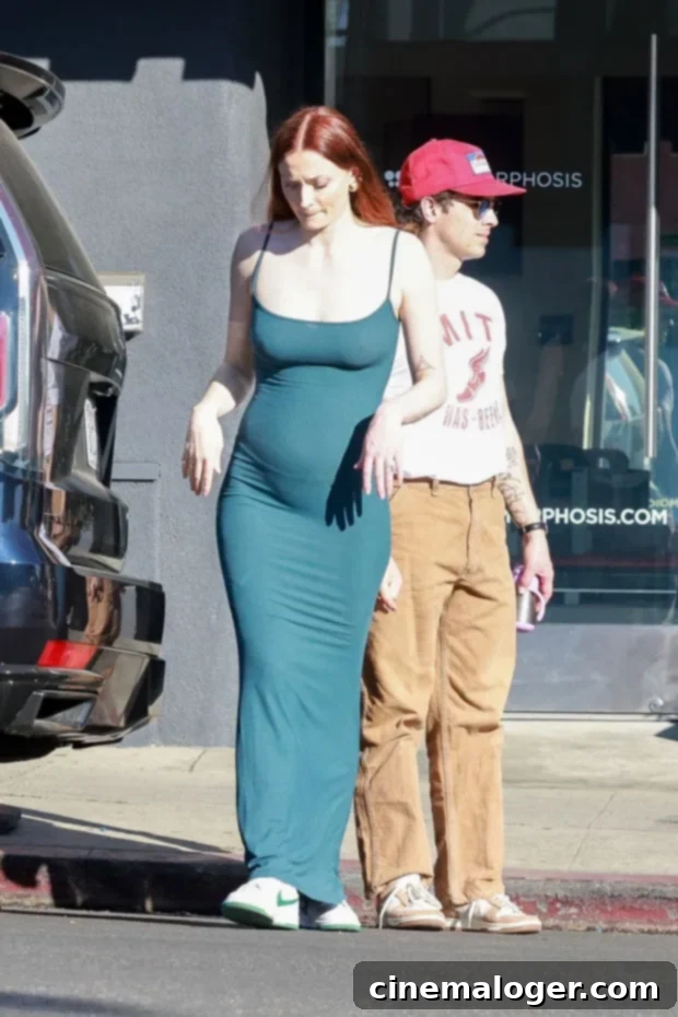 Sophie Turner's Elegant Lunch Look with Joe Jonas and Daughter Willa 3 Sophie Turner with Joe Jonas in LA