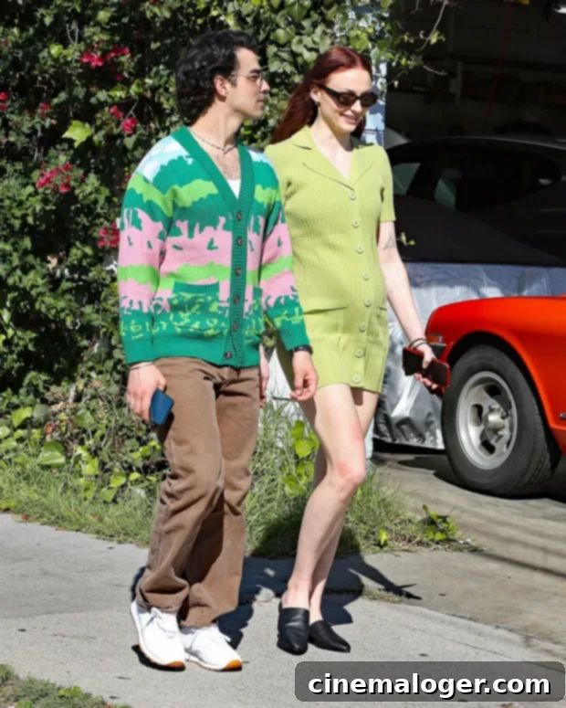 Sophie Turner and Joe Jonas Set To Welcome Baby Number Two 3 sophie turner joe jonas walking