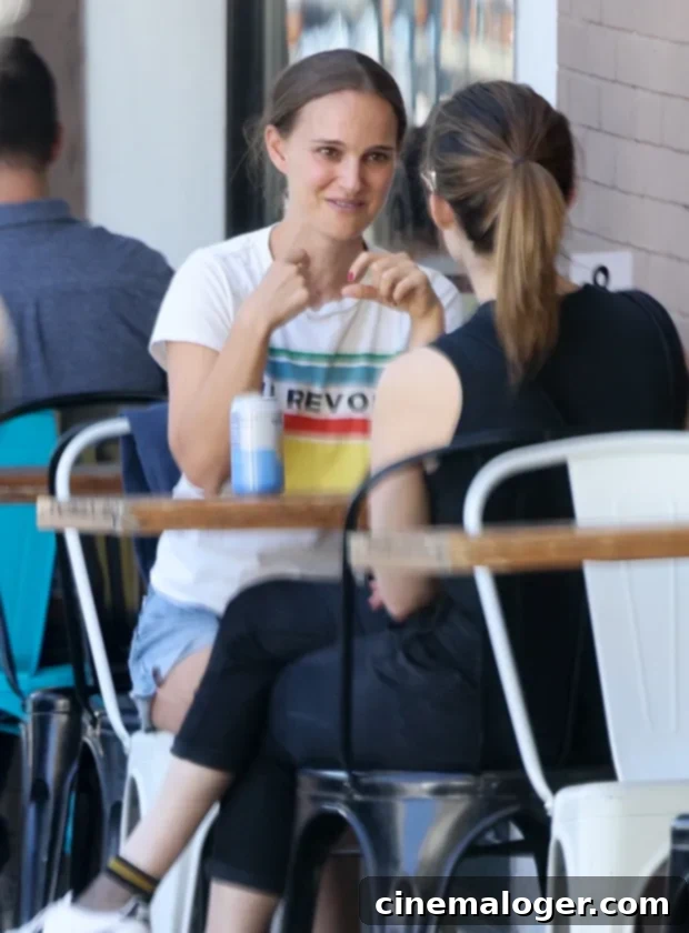 Natalie Portman Rocks A Barefaced Look For Casual L.A. Lunch 2 Natalie Portman