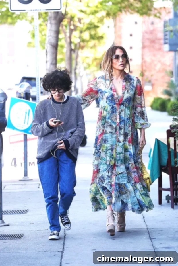 J.Lo Sparks Engagement Rumors With Mega Diamond During Emme Shopping Trip 4 Jennifer Lopez, Emme Muniz
