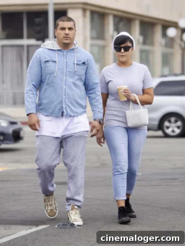 Amanda Bynes And Fiance Paul Michael Step Out In First Photos Following Her Eviction Claim 2 Amanda Bynes and Paul Michael share a loving embrace during a public outing, hours after reports of a dispute.