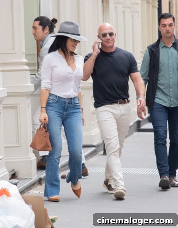 Jeff Bezos and Lauren Sanchez's New York Retail Rendezvous 3 Jeff Bezos, Lauren Sanchez