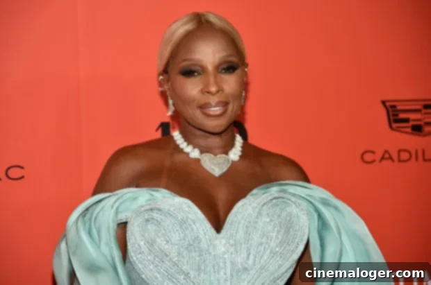 Mary J. Blige Ignites Time 100 Gala in Bold Turquoise Ensemble 3 Mary J. Blige's diamond necklace