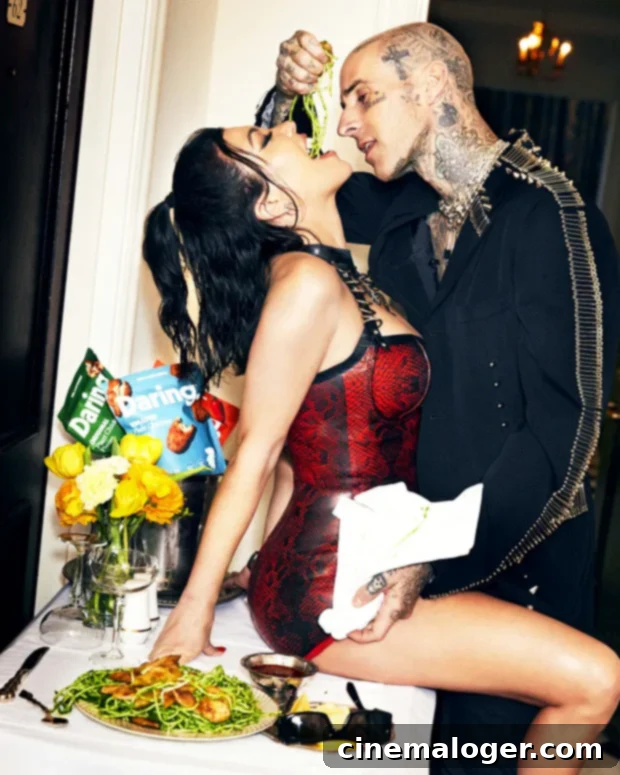 İç Çamaşırlı Kourtney Kardashian'ı Besledi: Travis Barker'dan Ağızları Açık Bırakan Kampanya 2 kourntey kardashian traivs barker