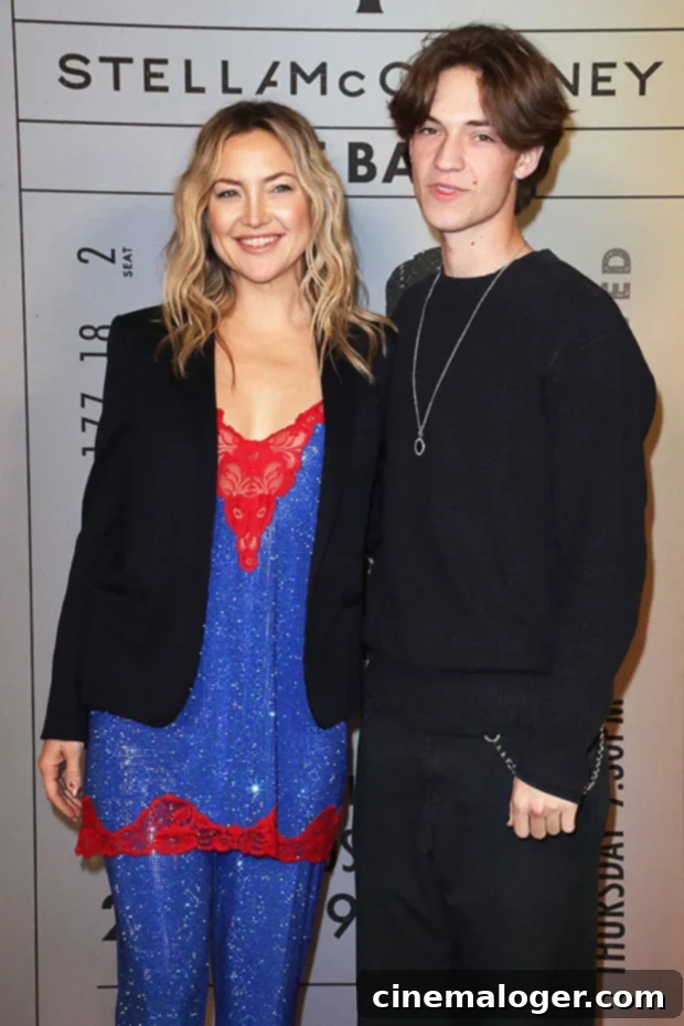 Kate Hudson's Son Ryder, 18, Looks Down At Her During NYC Family Stroll 2 Kate Hudson Ryder Robinson
