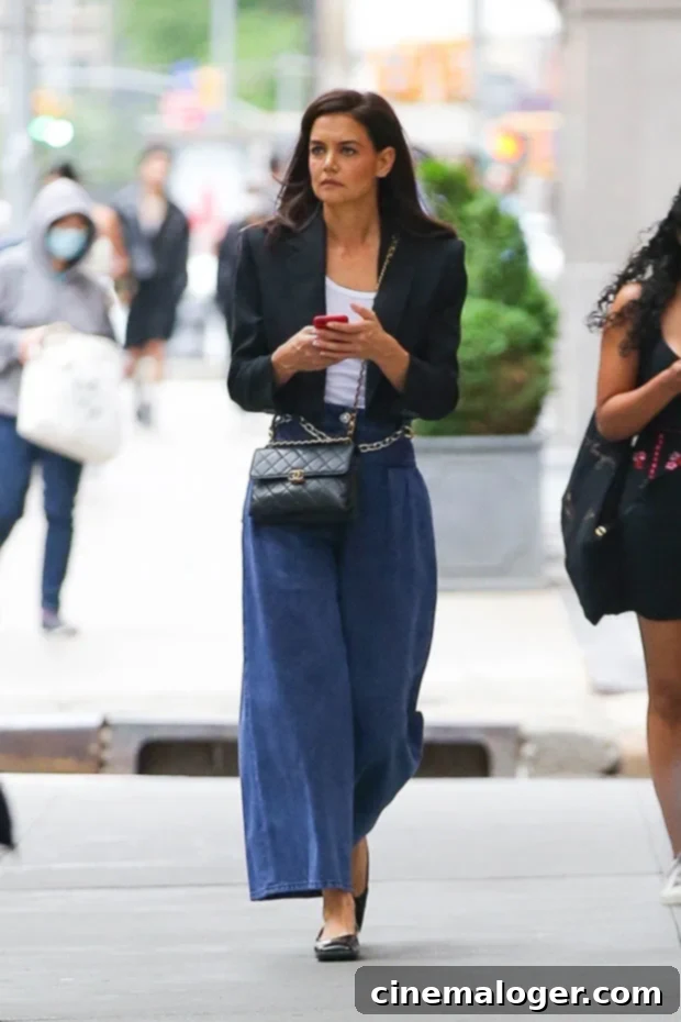 Katie Holmes Elevates Baggy Jeans With a $4K Chanel Bag on NYC Stroll 2 Katie Holmes